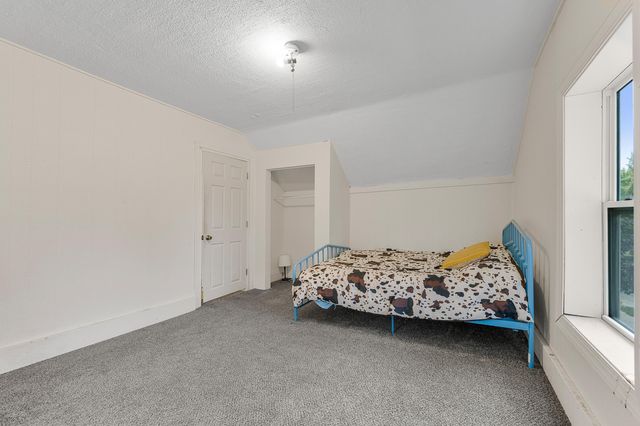 1024 Laurel Street, Cadillac City, MI 49601