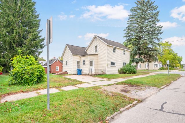 1024 Laurel Street, Cadillac City, MI 49601