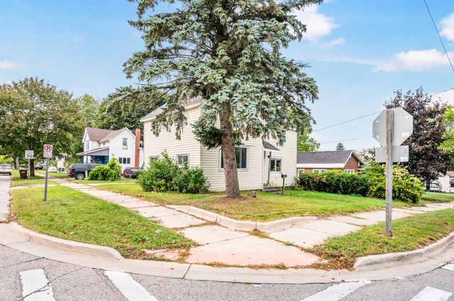 1024 Laurel Street, Cadillac City, MI 49601