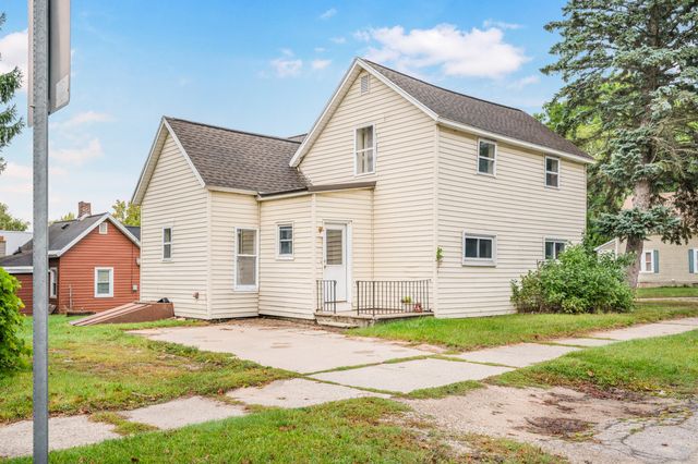1024 Laurel Street, Cadillac City, MI 49601