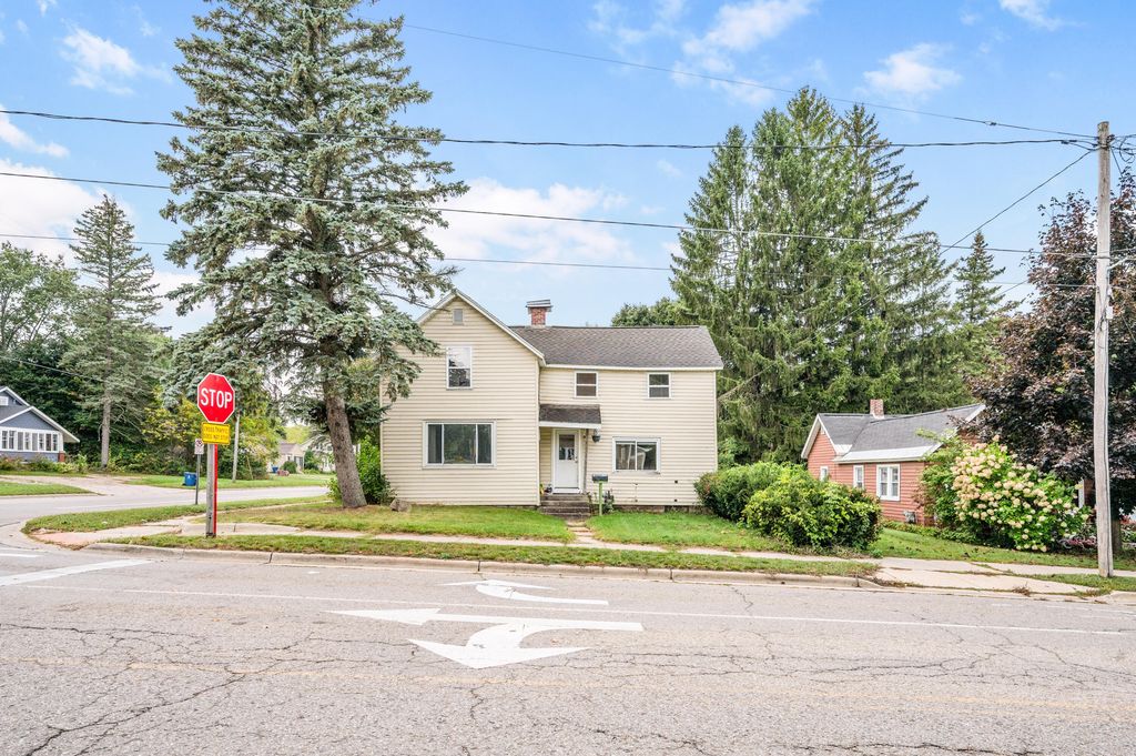 1024 Laurel Street, Cadillac City, MI 49601