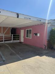 15744 1/2 W Saticoy Street, Los Angeles, CA 91406