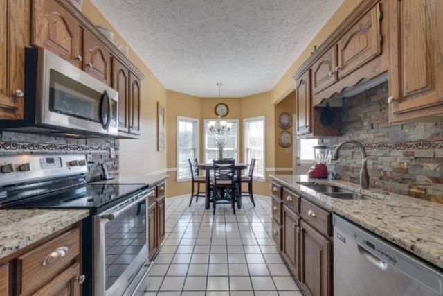 15 BLUEBELL CV, Savannah, TN 38372