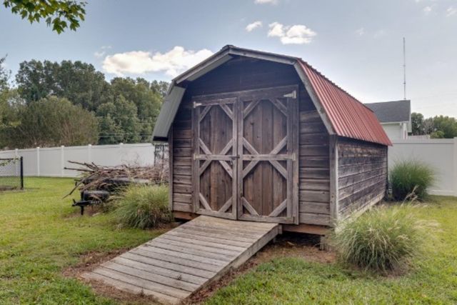15 BLUEBELL CV, Savannah, TN 38372