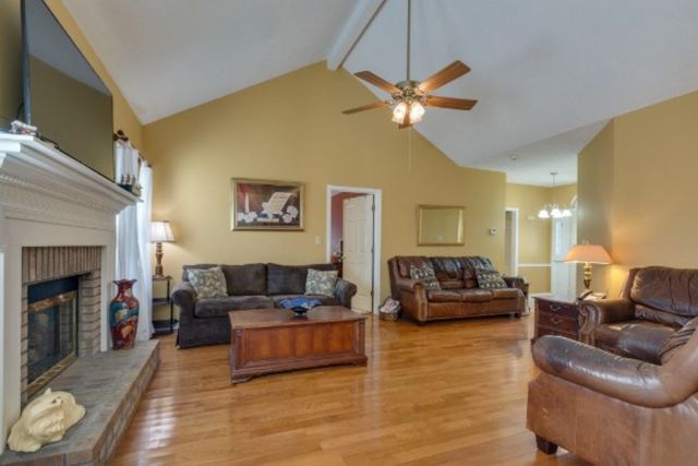 15 BLUEBELL CV, Savannah, TN 38372