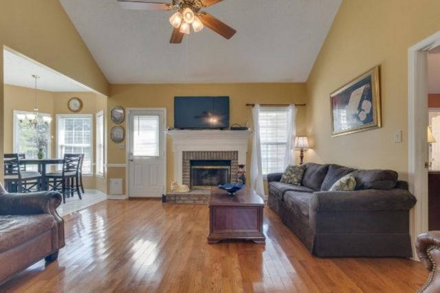 15 BLUEBELL CV, Savannah, TN 38372