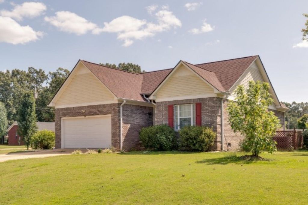 15 BLUEBELL CV, Savannah, TN 38372