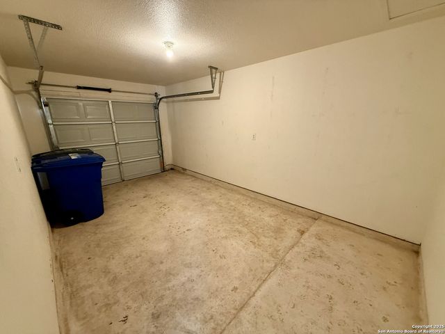 15306 Kamary Ln, San Antonio, TX 78247