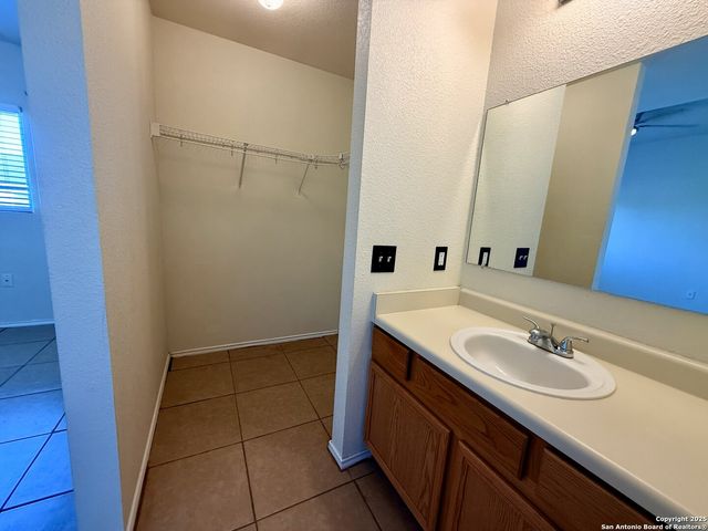 15306 Kamary Ln, San Antonio, TX 78247