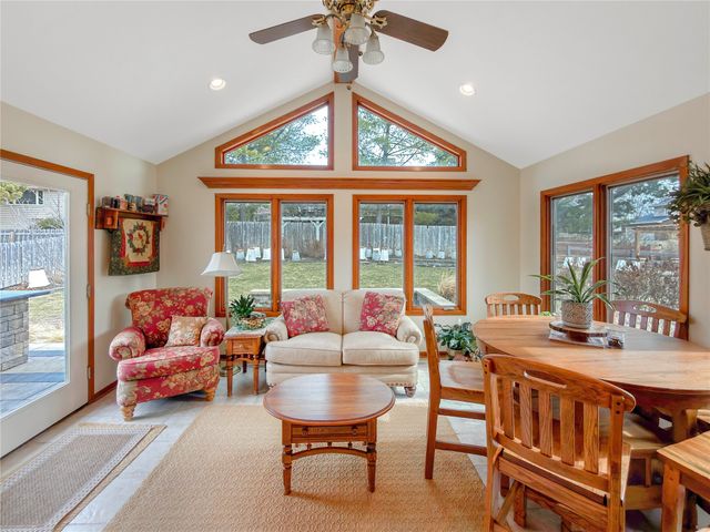 3301 Patricia Drive, Urbandale, IA 50322