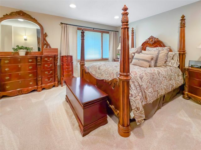 3301 Patricia Drive, Urbandale, IA 50322