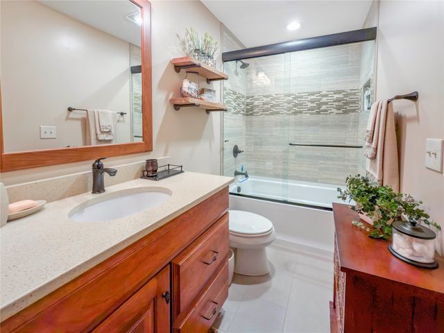 3301 Patricia Drive, Urbandale, IA 50322