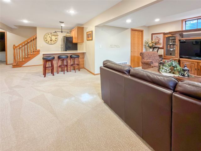 3301 Patricia Drive, Urbandale, IA 50322