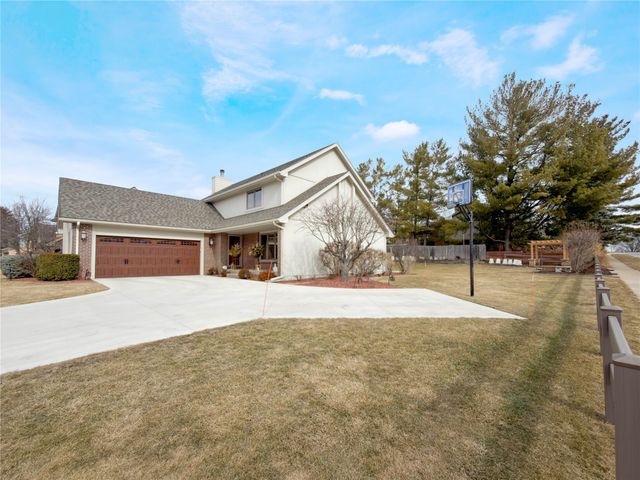 3301 Patricia Drive, Urbandale, IA 50322