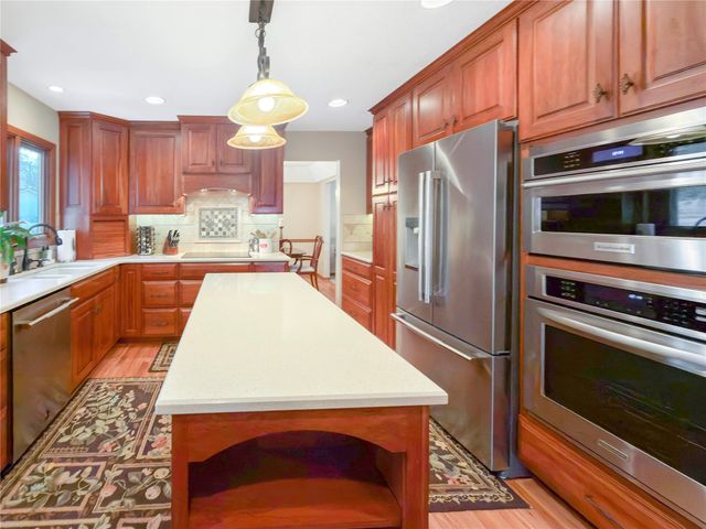 3301 Patricia Drive, Urbandale, IA 50322