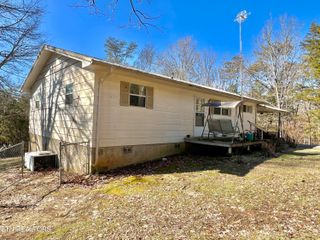 1803 Elkins Rd, Kodak, TN 37764