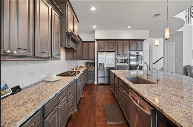 26 Argosy Bend Place, Tomball, TX 77375