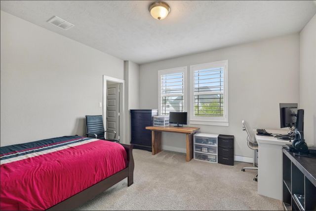 26 Argosy Bend Place, Tomball, TX 77375