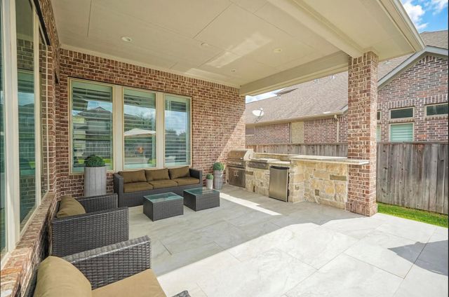 26 Argosy Bend Place, Tomball, TX 77375