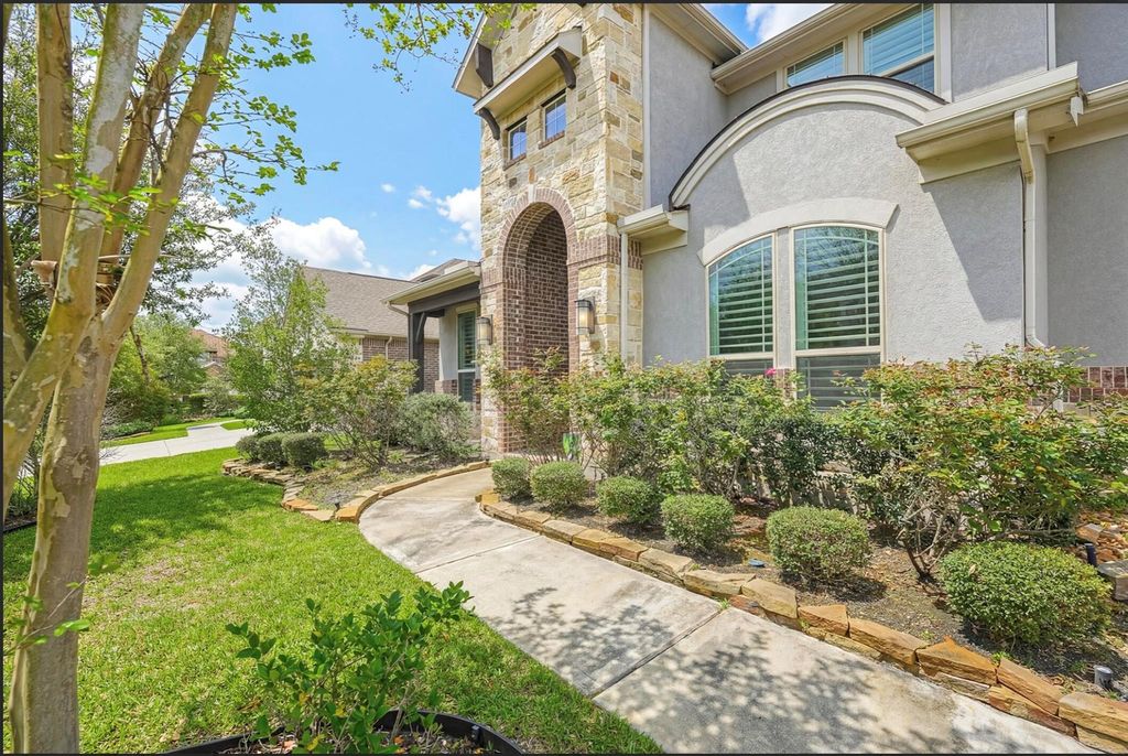 26 Argosy Bend Place, Tomball, TX 77375
