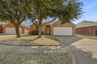 524 Paddle Drive, Crowley, TX 76036