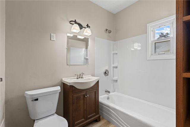 419 21st Street NE, Cedar Rapids, IA 52402