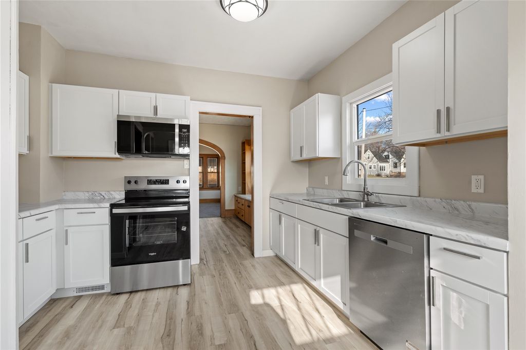 419 21st Street NE, Cedar Rapids, IA 52402