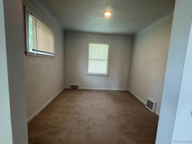 12651 Kelly Road, Detroit, MI 48224