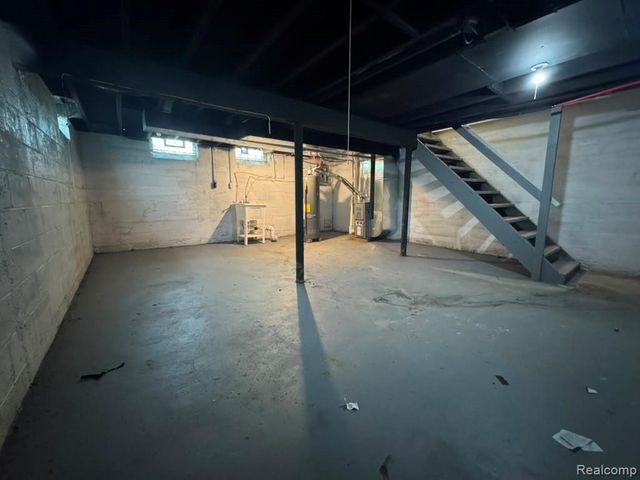 12651 Kelly Road, Detroit, MI 48224