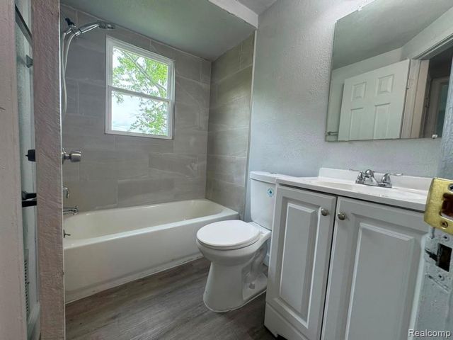 12651 Kelly Road, Detroit, MI 48224