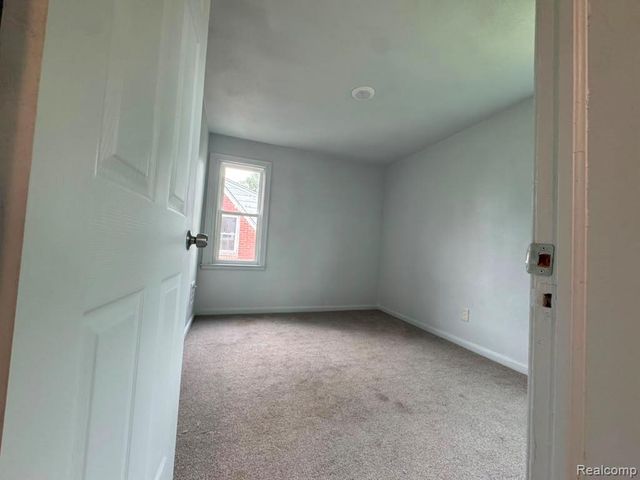 12651 Kelly Road, Detroit, MI 48224