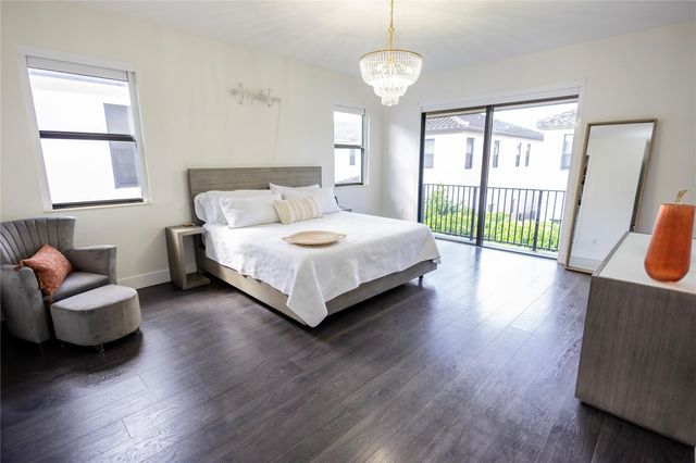 9766 W 34th Avenue, Hialeah, FL 33018