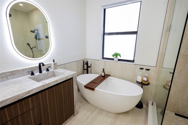 9766 W 34th Avenue, Hialeah, FL 33018