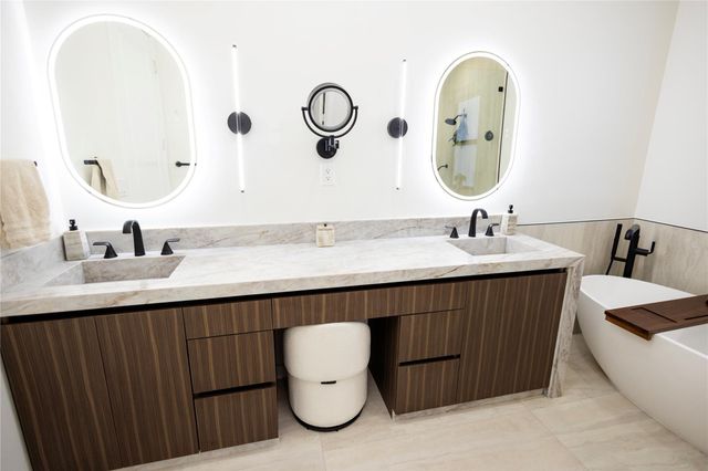 9766 W 34th Avenue, Hialeah, FL 33018