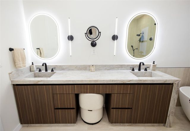 9766 W 34th Avenue, Hialeah, FL 33018