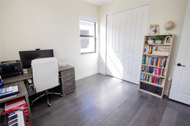 9766 W 34th Avenue, Hialeah, FL 33018