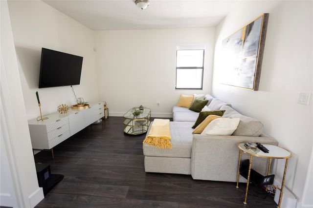 9766 W 34th Avenue, Hialeah, FL 33018