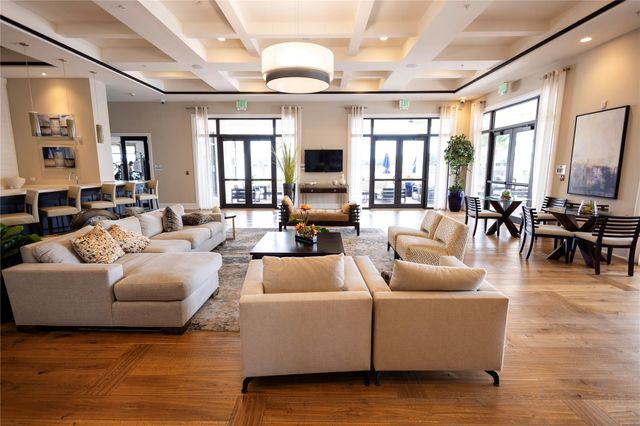 9766 W 34th Avenue, Hialeah, FL 33018