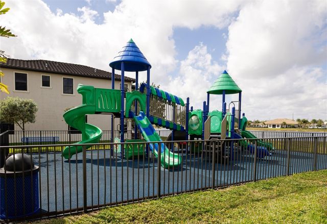 9766 W 34th Avenue, Hialeah, FL 33018