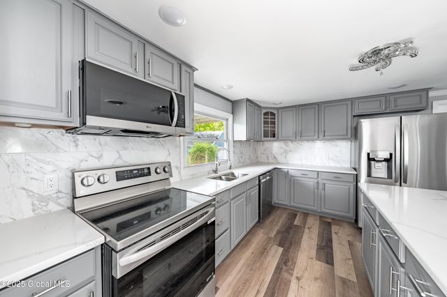 7116 Fuller Station Road, Schenectady, NY 12303