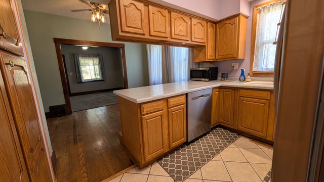 258 7th Street, Silvis, IL 61282