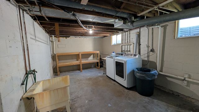258 7th Street, Silvis, IL 61282