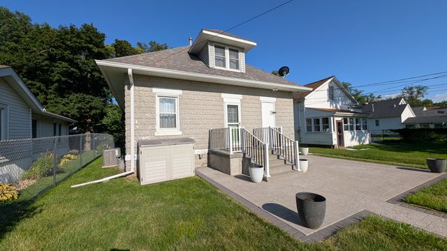 258 7th Street, Silvis, IL 61282