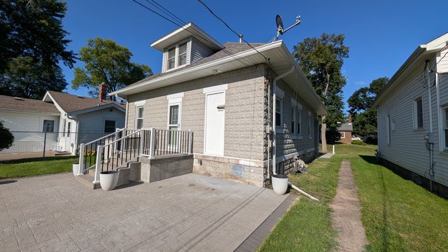 258 7th Street, Silvis, IL 61282
