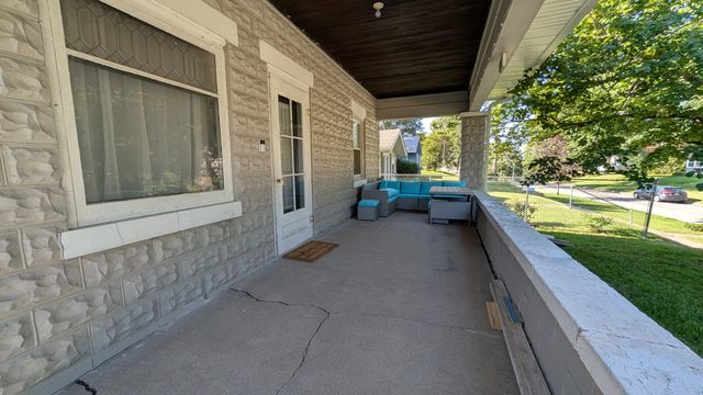 258 7th Street, Silvis, IL 61282