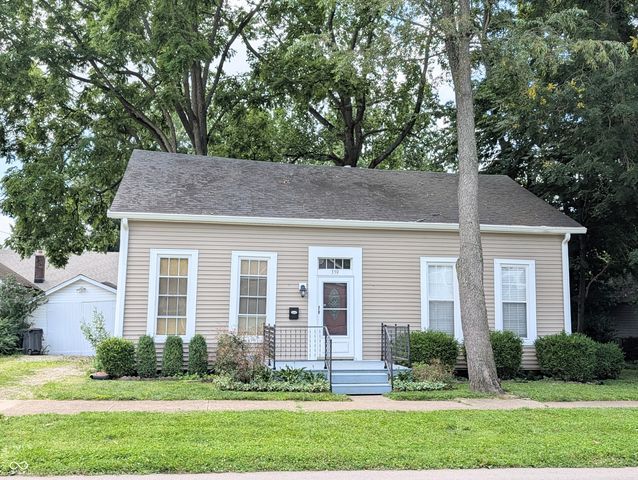 359 E Harrison Street, Martinsville, IN 46151