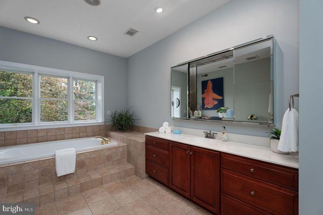 95 VAN ZANDT RD, Skillman, NJ 08558