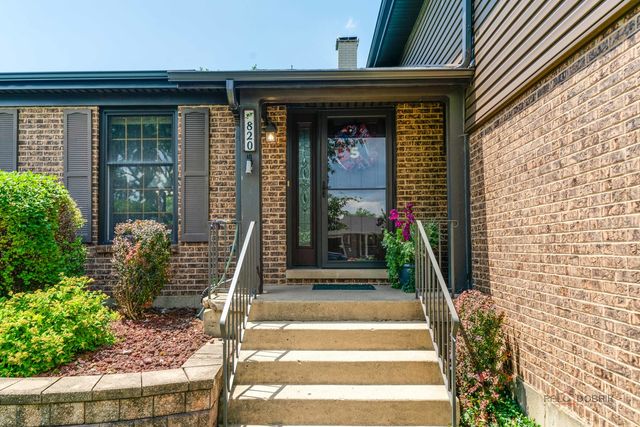 820 Long Meadow Drive, Schaumburg, IL 60193