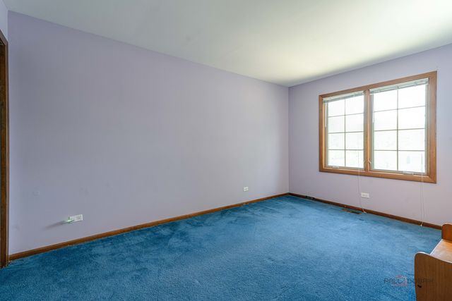 820 Long Meadow Drive, Schaumburg, IL 60193