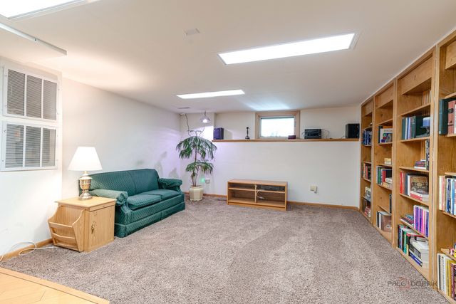 820 Long Meadow Drive, Schaumburg, IL 60193
